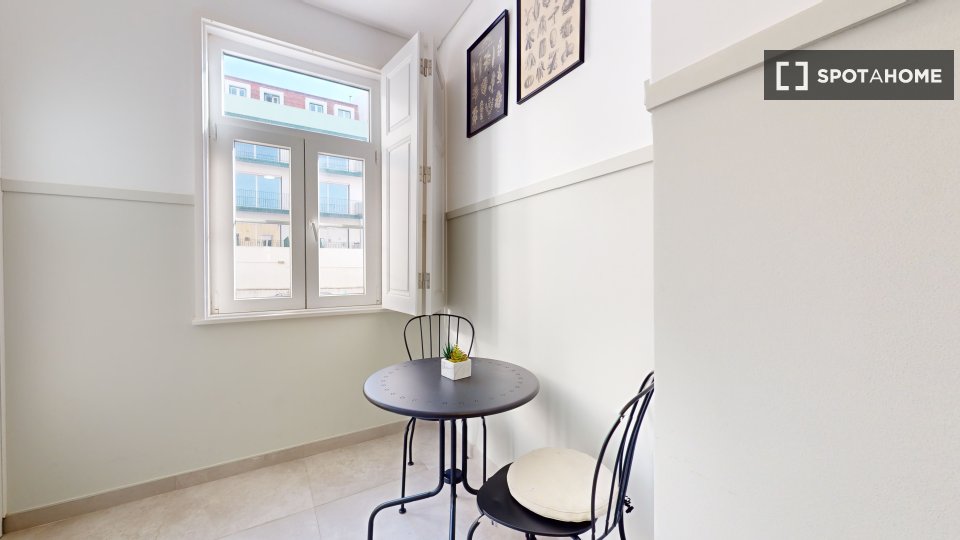 Apartment Lisbon, 2 beds — photo 15
