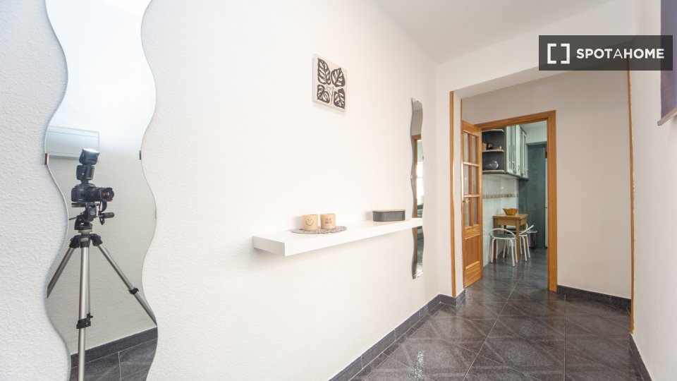 Double room Granada, 3 beds, 75m² — photo 32