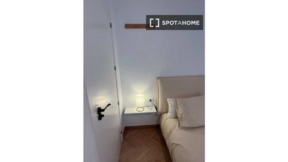 Double room Granada, 4 beds — photo 23