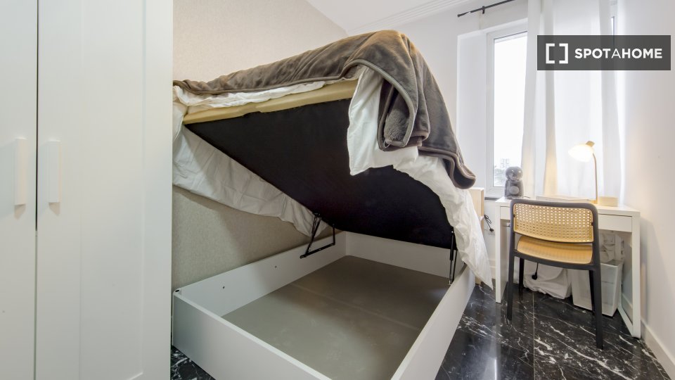 Double room Madrid, 8 beds — photo 12