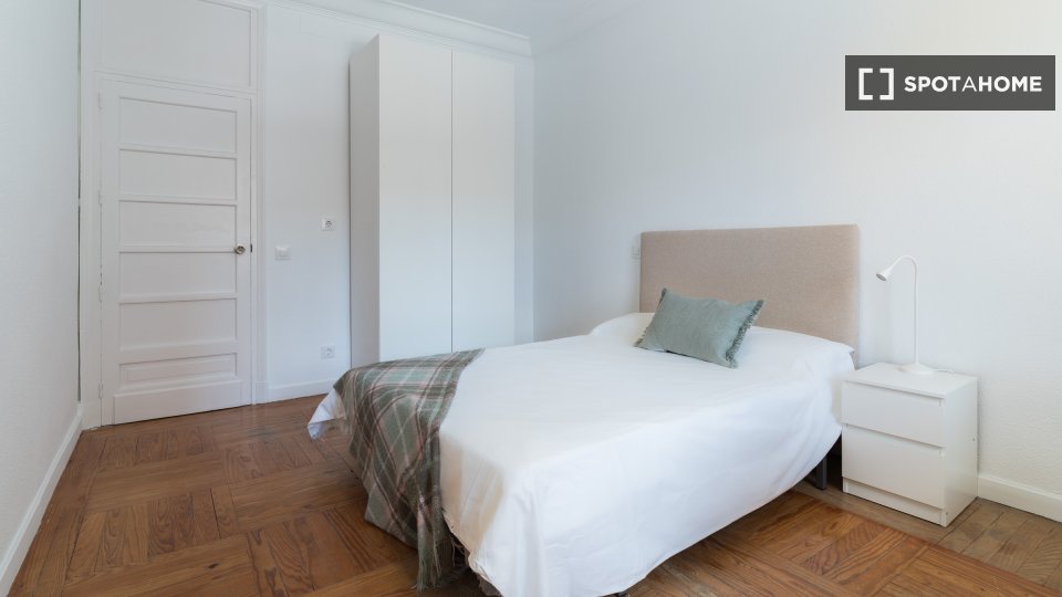 Double room Madrid, 10 beds, 380m² — photo 15