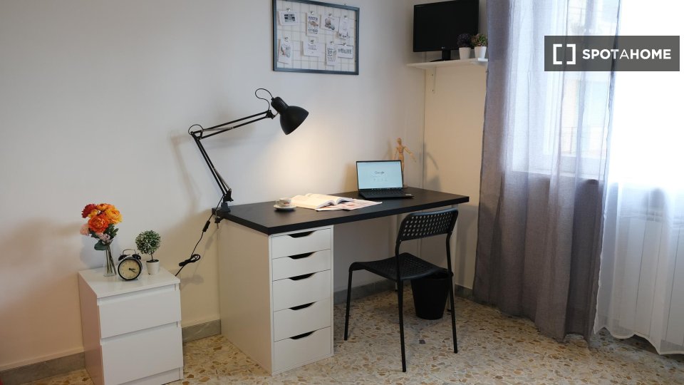 Double room Naples, 4 beds — photo 8