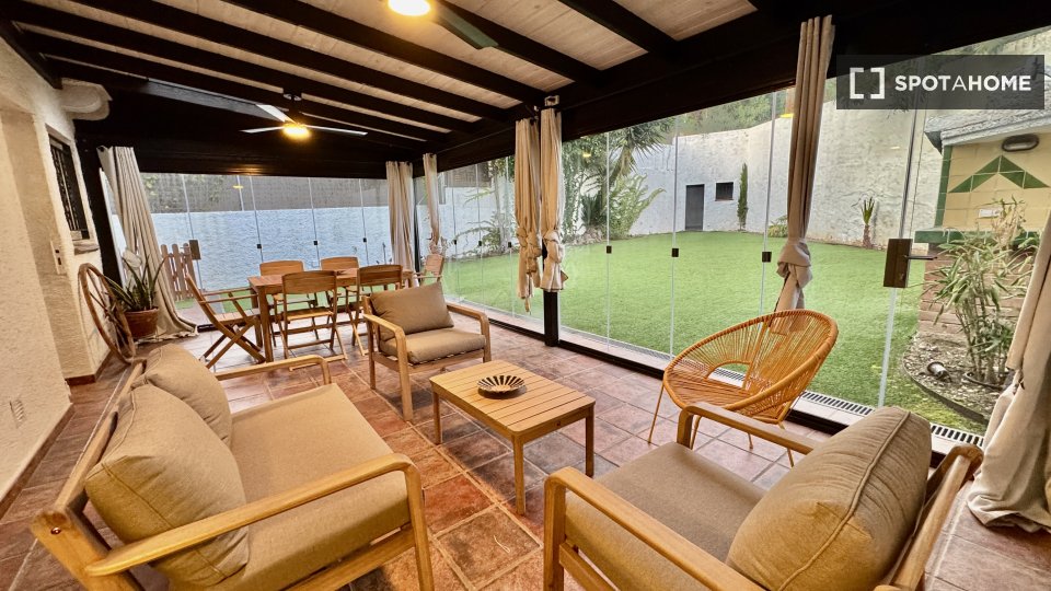 Apartment Barcelona, 5 beds, 200m² — photo 20