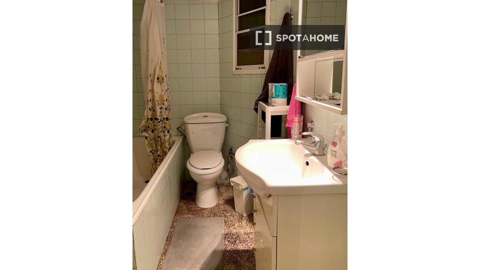 Double room Athens, 5 beds — photo 8