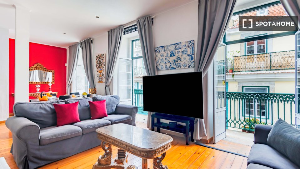 Apartment Lisbon, 2 beds — photo 17