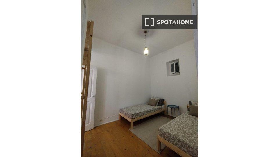 Apartment Lisbon, 2 beds, 75m² — photo 14