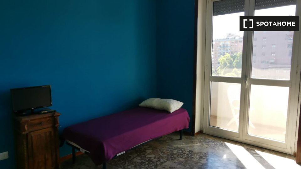 Double room Milan, 2 beds — photo 11