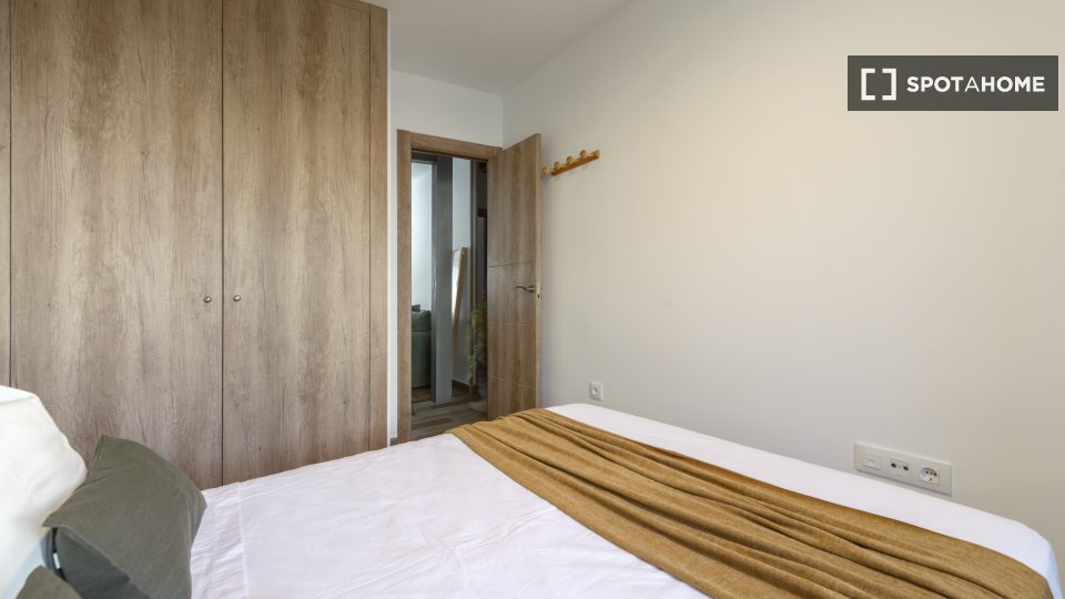 Double room Madrid, 2 beds — photo 26