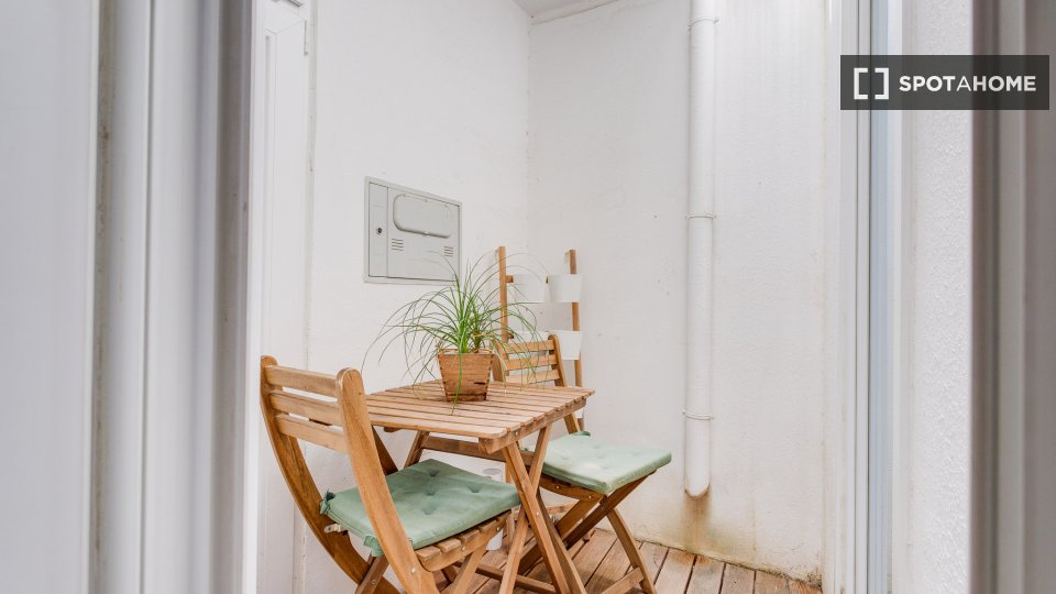 Apartment Lisbon, 2 beds — photo 41