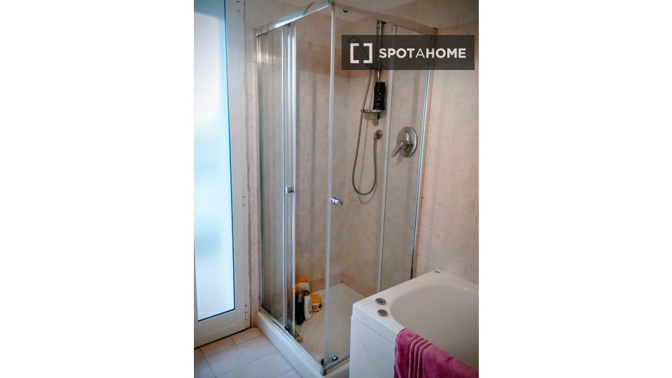 Double room Bologna, 1 bed, 16m² — photo 16