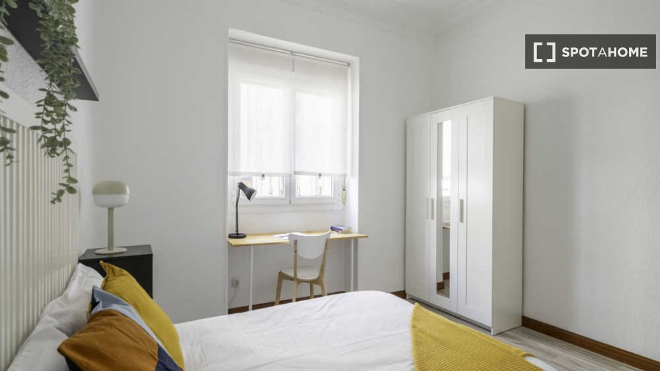 Double room Madrid, 4 beds — photo 35