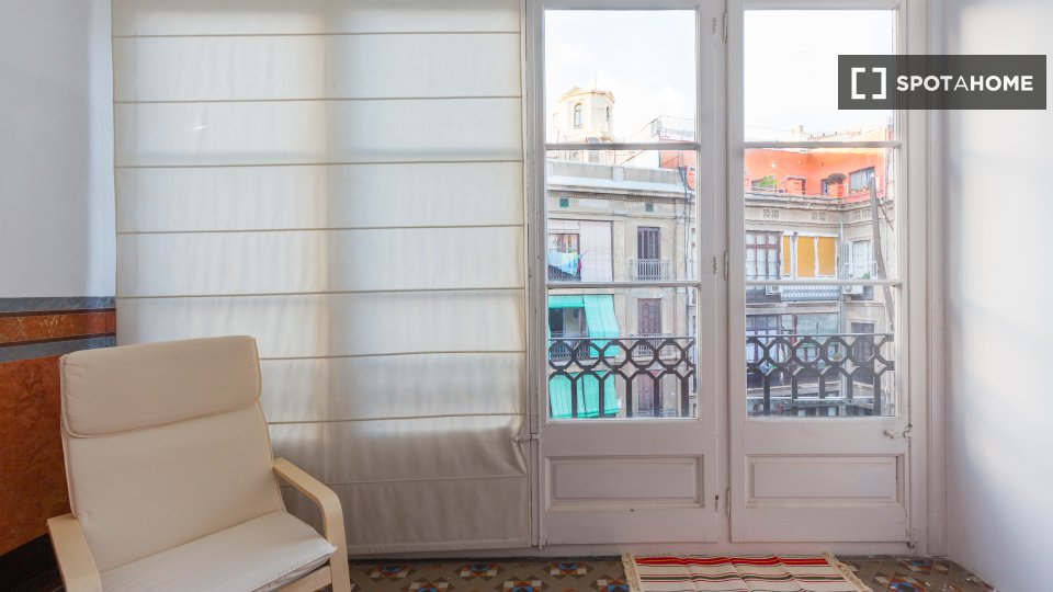 Double room Barcelona, 9 beds, 175m² — photo 2