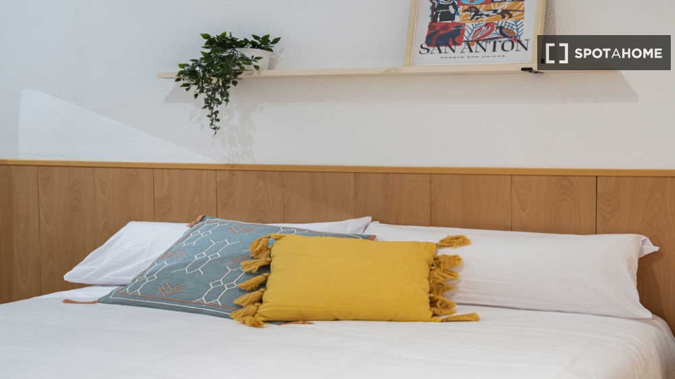 Double room Madrid, 3 beds — photo 32