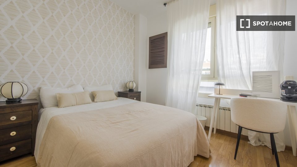 Double room Madrid, 5 beds — photo 13