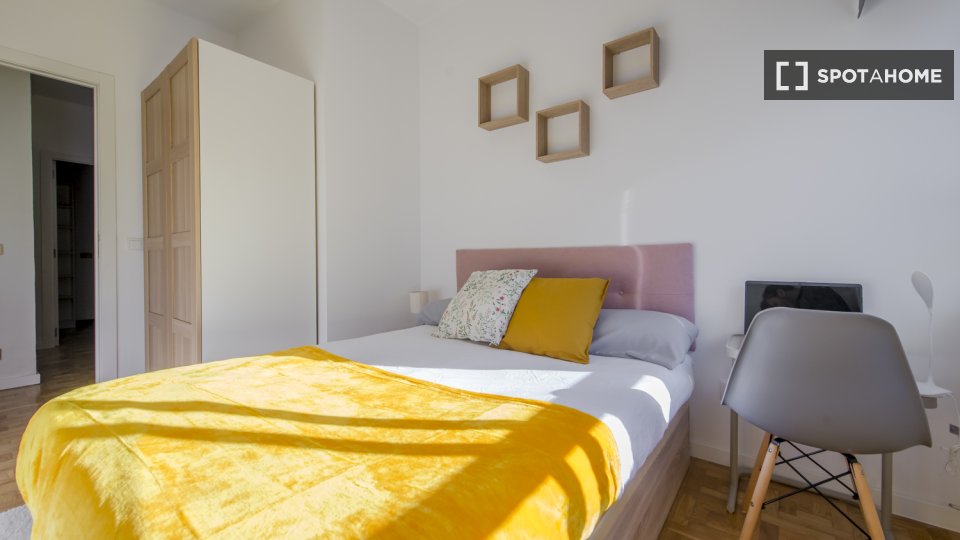 Double room Madrid, 9 beds, 220m² — photo 3