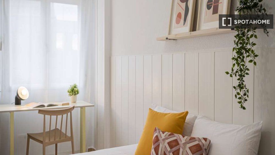 Double room Madrid, 25 beds — photo 11