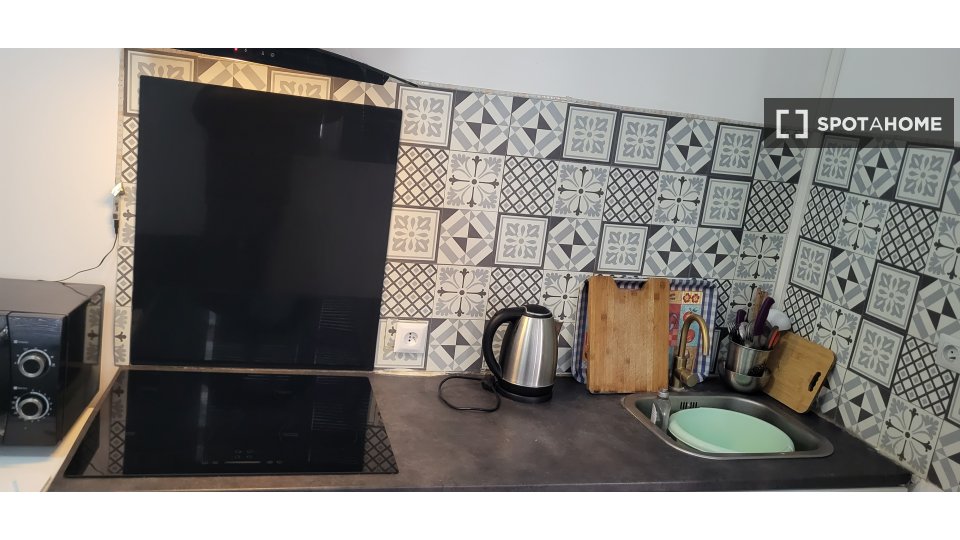 Double room Lille, 1 bed, 18m² — photo 5