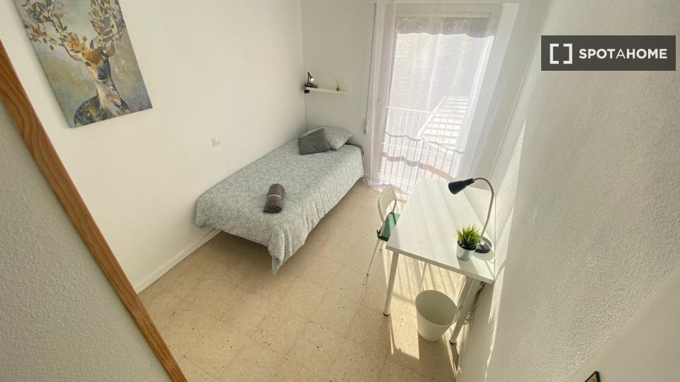 Double room Madrid, 5 beds — photo 5