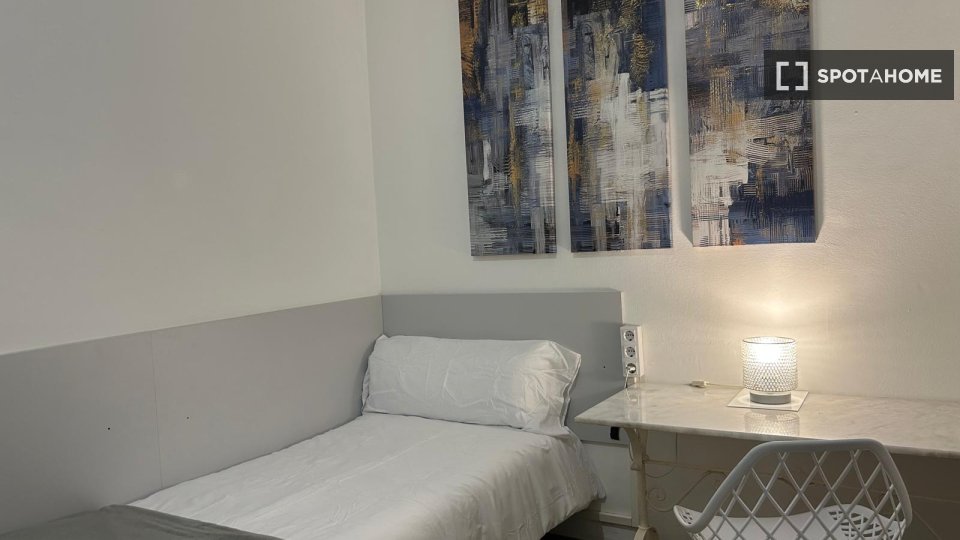 Double room Barcelona, 8 beds — photo 46