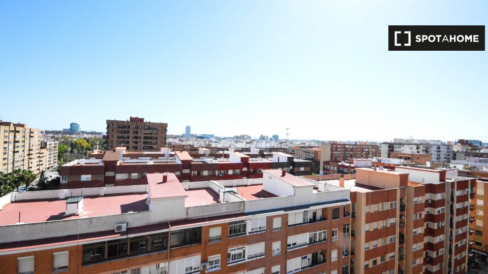 Apartment Valencia, 4 beds, 90m² — photo 6