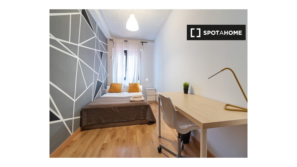 Double room Madrid, 7 beds, 140m² — photo 19