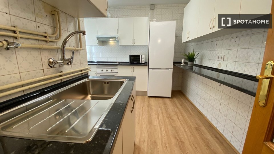 Double room Madrid, 4 beds — photo 9