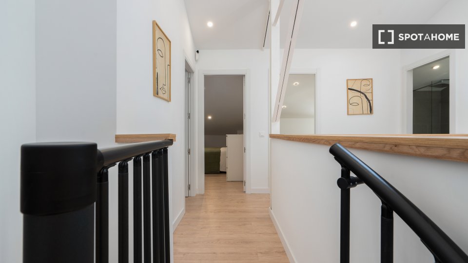 Double room Madrid, 4 beds, 140m² — photo 14