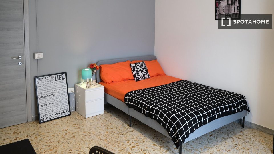 Double room Naples, 4 beds — photo 4