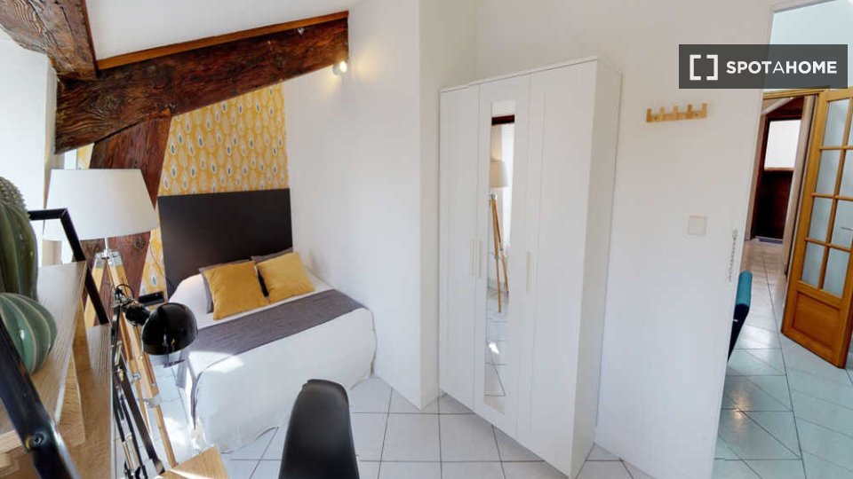 Double room Lyon, 5 beds, 130m² — photo 8