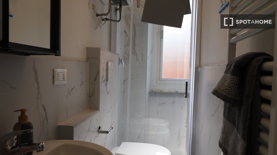 Double room Turin, 2 beds — photo 5