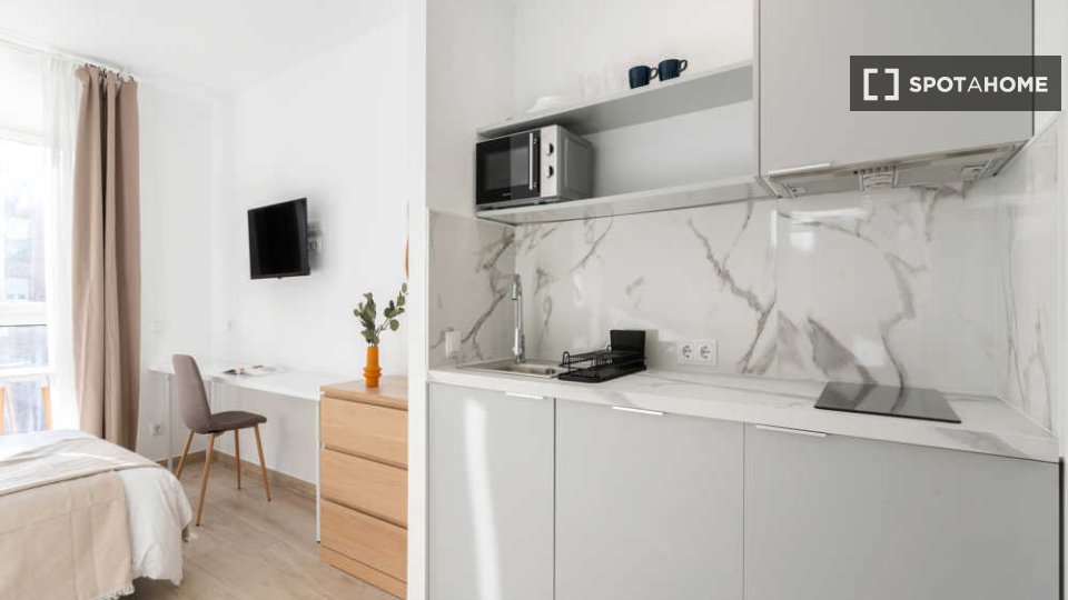 Double room Madrid, 12 beds — photo 25