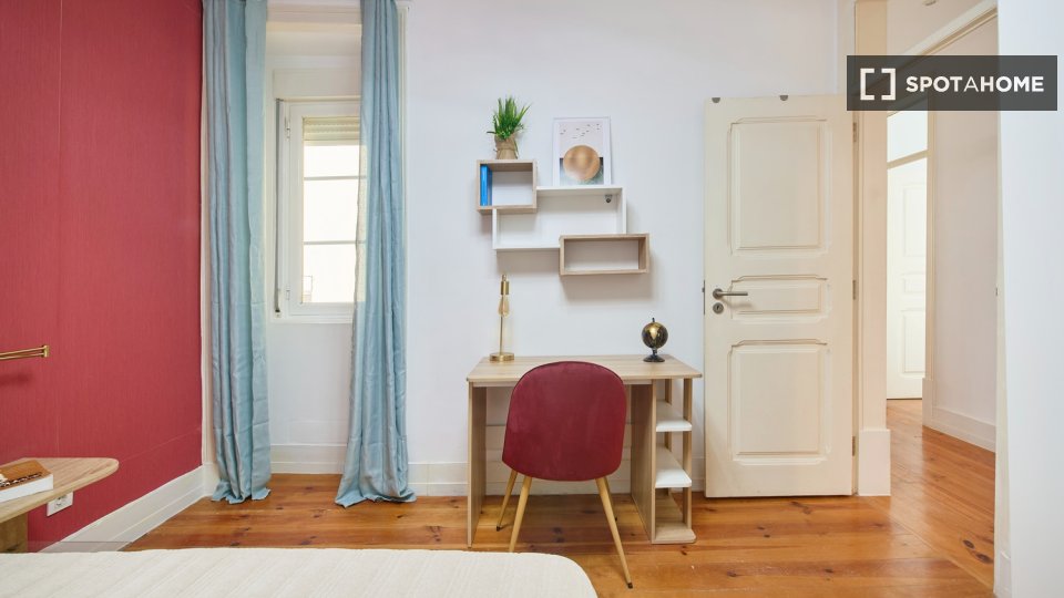 Double room Lisbon, 6 beds — photo 22