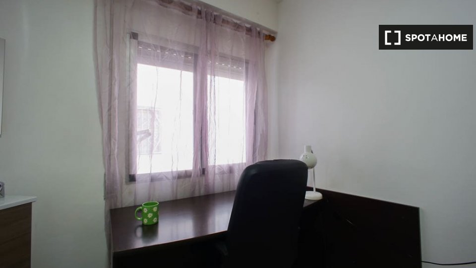 Double room Valencia, 5 beds, 100m² — photo 5