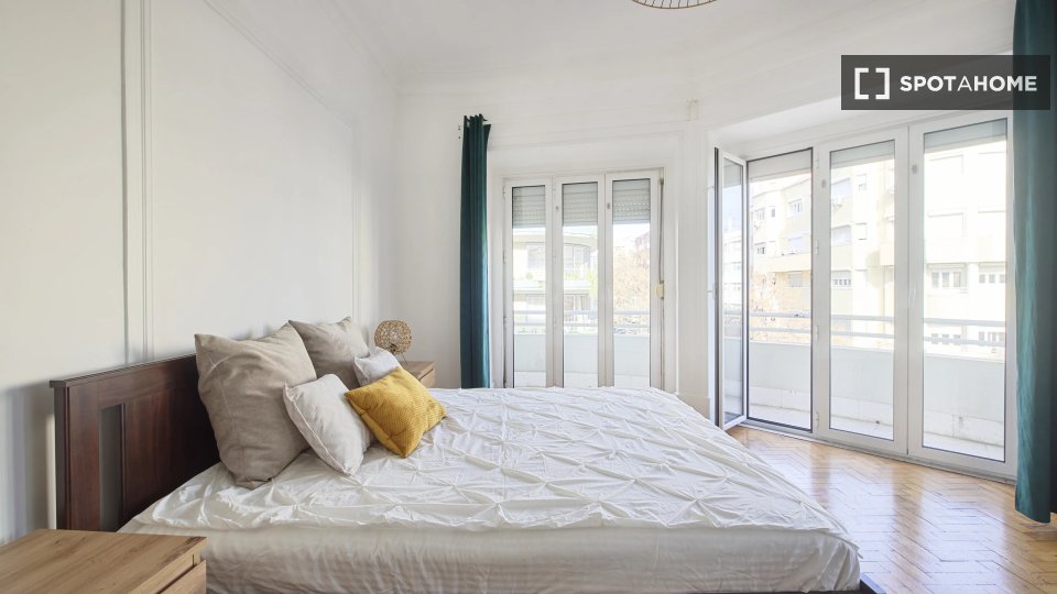 Double room Lisbon, 9 beds — photo 11