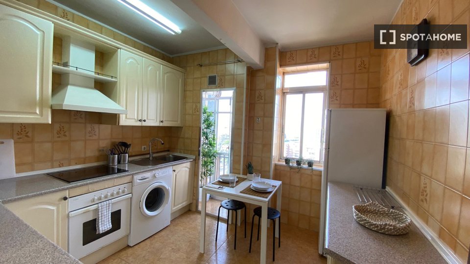 Double room Madrid, 4 beds — photo 17