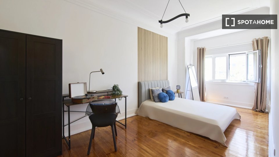 Double room Lisbon, 6 beds — photo 10
