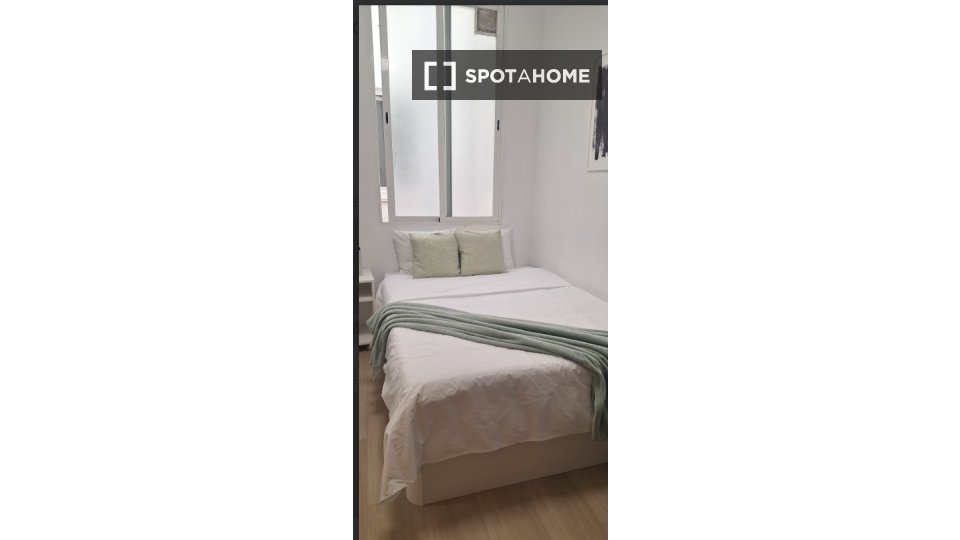 Double room Madrid, 5 beds — photo 10