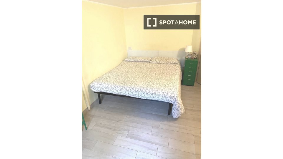 Double room Milan, 3 beds, 80m² — photo 18
