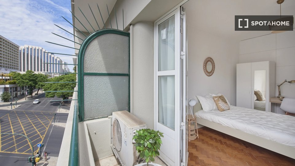Double room Lisbon, 8 beds — photo 14