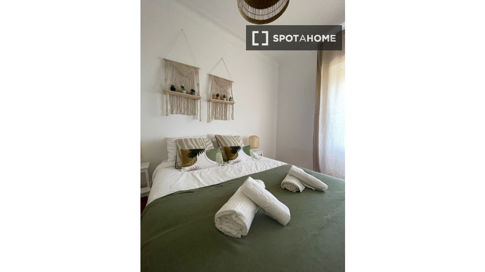Double room Lisbon, 4 beds, 200m² — photo 17