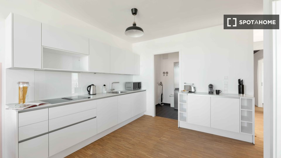 Double room Munich, 5 beds, 148m² — photo 3