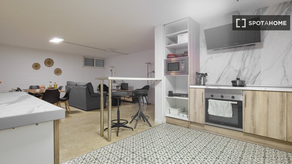 Double room Madrid, 7 beds, 230m² — photo 7