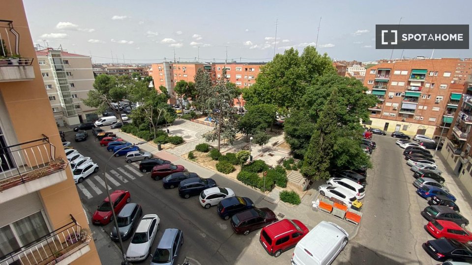 Double room Madrid, 4 beds — photo 10