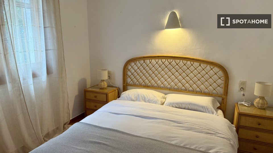Apartment Alicante, 4 beds — photo 8