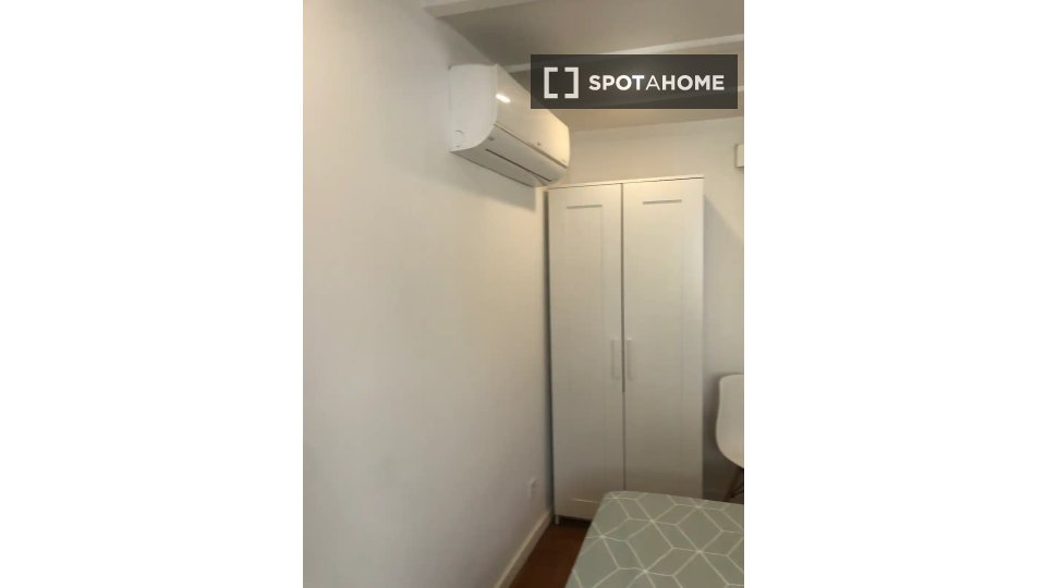 Apartment Lisbon, 4 beds — photo 12