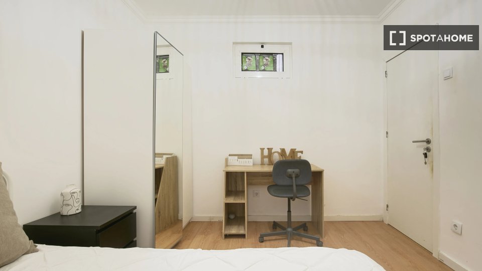 Double room Lisbon, 4 beds — photo 3
