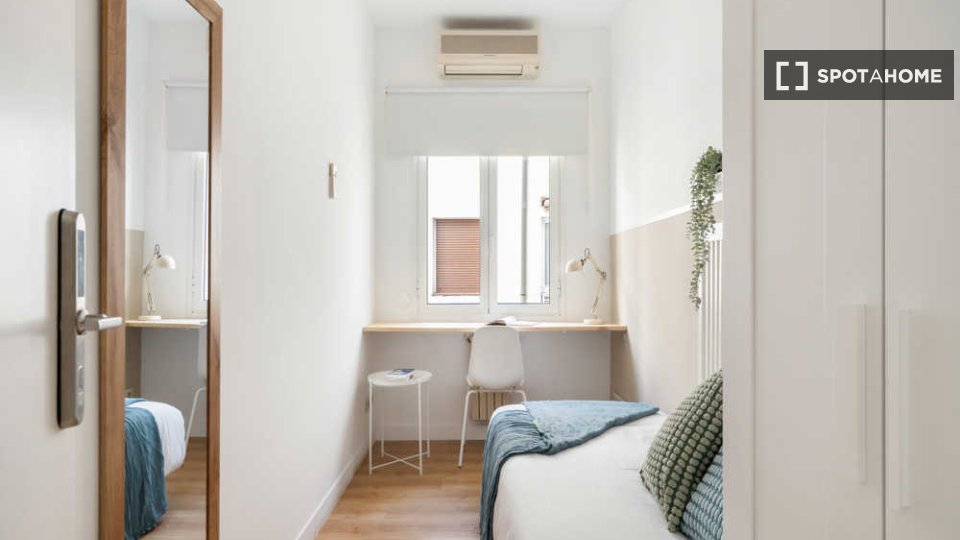 Double room Madrid, 8 beds — photo 42