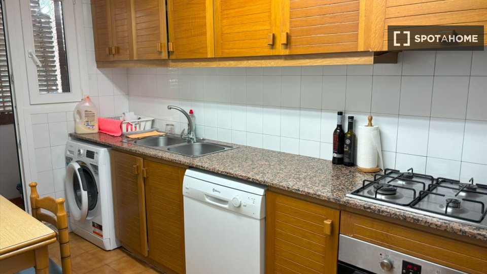Apartment Valencia, 4 beds, 120m² — photo 1