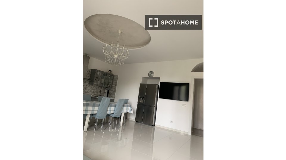 Double room Milan, 3 beds, 100m² — photo 10