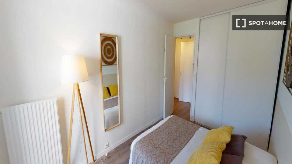 Double room Paris, 4 beds, 90m² — photo 1